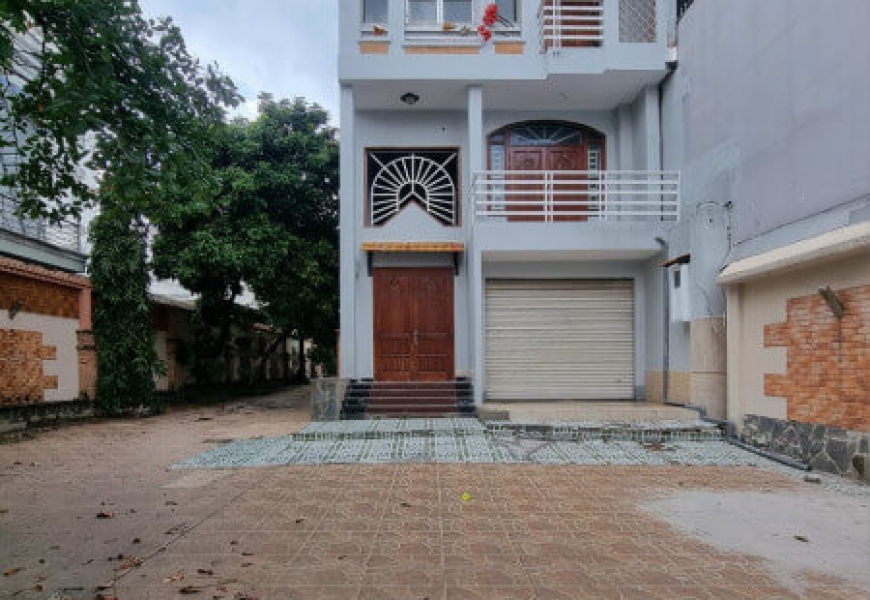 CHO THUÊ 1300M2 ĐẤT FULL THỔ - MẶT TIỀN HUỲNH TẤN PHÁT, Q7 - 105TR/ THÁNG