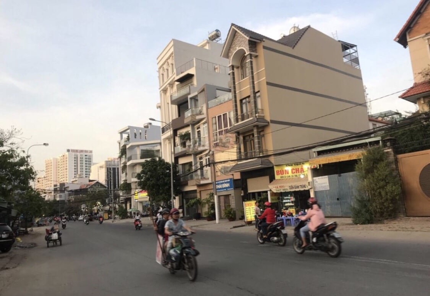 BÁN NHÀ MẶT TIỀN ĐƯỜNG 20M,KHU KIỀU ĐÀM Q7