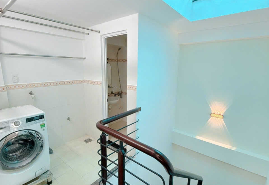 Hẻm Nguyễn Thị Thập Đường xe hơi, khu dân cư đông đúc, thuận tiện kinh doanh