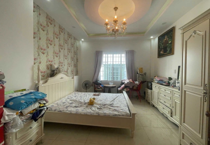 Bán nhà mặt tiền đường số 40- trục chính giao thông, An Phú Hưng, Tân Hưng- view công viên