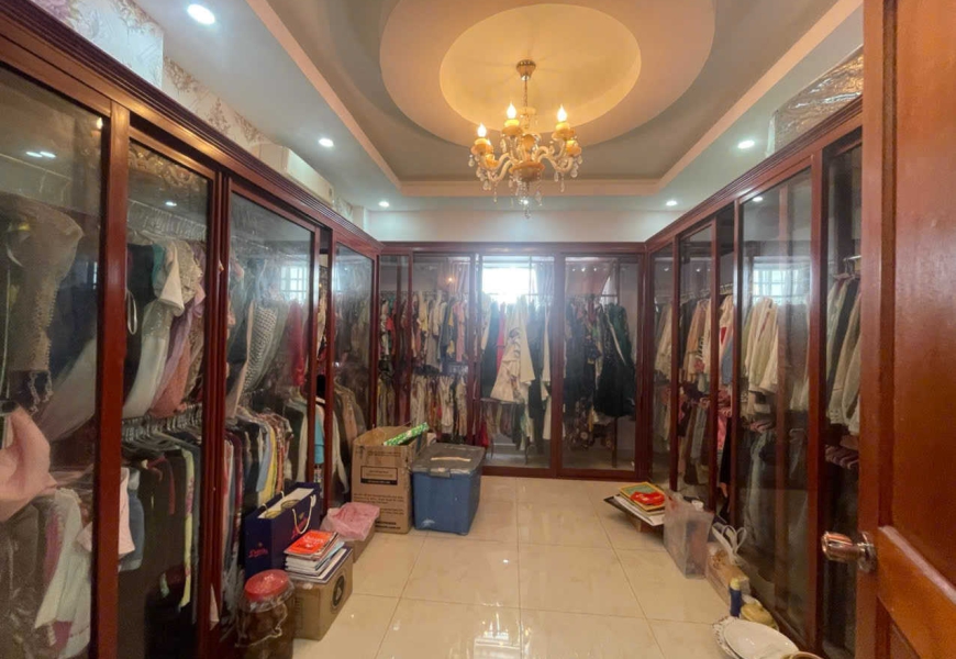 Bán nhà mặt tiền đường số 40- trục chính giao thông, An Phú Hưng, Tân Hưng- view công viên