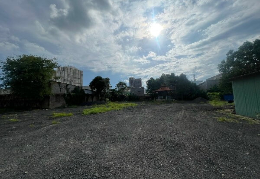 CHO THUÊ ĐẤT 7000M2 ĐẤT TRỐNG TẠI KHU VỰC QUẬN 7 - 250 TRIỆU/ THÁNG