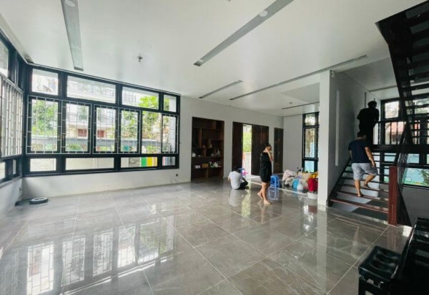 Định cư bán gấp giảm 5 tỷ..còn 82,5 tỷ (rẻ như giá đất)  Bán biệt thự kdc himlam Q7