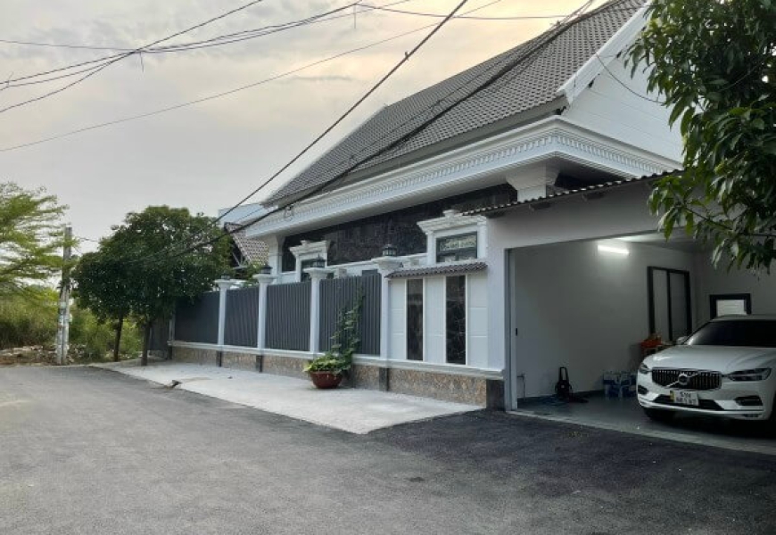 BÁN BIỆT THỰ SÂN VƯỜN GÓC 3 MẶT TIỀN CỰC ĐẸP, ĐƯỜNG LÊ VĂN LƯƠNG, XÃ NHƠN ĐỨC, NHÀ BÈ