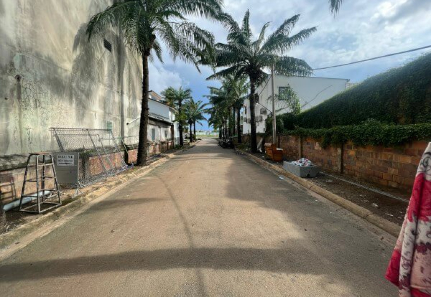CHO THUÊ ĐẤT 7000M2 ĐẤT TRỐNG TẠI KHU VỰC QUẬN 7 - 250 TRIỆU/ THÁNG