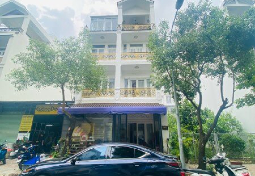 NHÀ PHỐ 4 LẦU MẶT TIỀN ĐƯỜNG SỐ KHU VEN SÔNG, P. TÂN PHONG, Q7