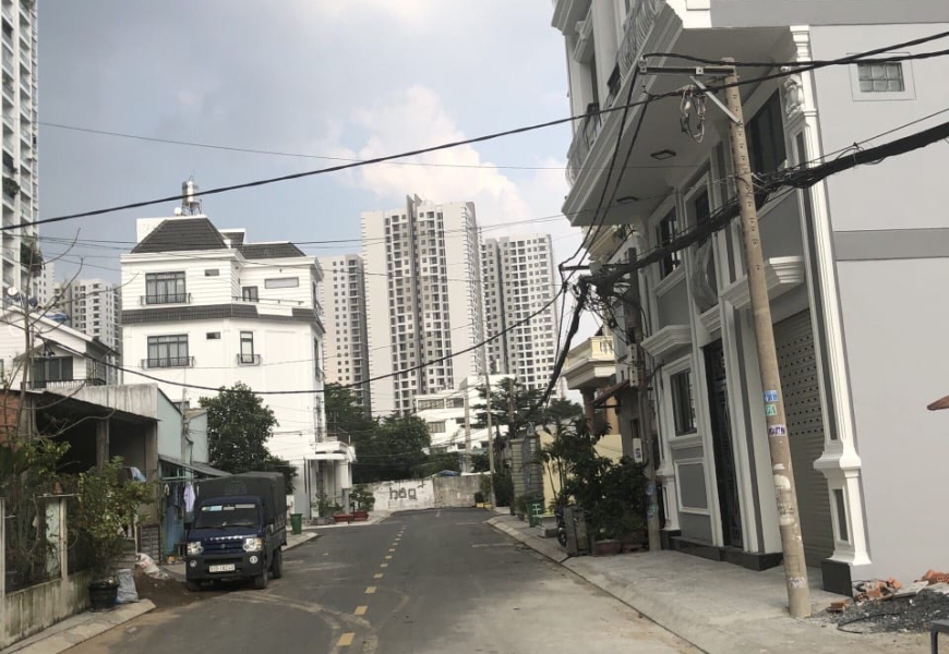 12,12 TỶ KẸT TIỀN BÁN LỖ BÁN LÔ ĐẤT ĐẸP ĐƯỜNG NHỰA 10M,NGAY HAGL 3 PHƯỚC KIỂNG NHÀ BÈ,SÁT QUẬN 7,CHỈ CÁCH SIÊU THỊ LOTTE MARK 1,5KM,5PHÚT ĐI XE DT 9,1X22,2M VUÔNG VỨC,TIỆN XÂY BIỆT THỰ HAY CĂN HỘ DỊCH VỤ GIÁ 12,12TỶ== GIÁ 60TR/M LH 0702275588 SP60