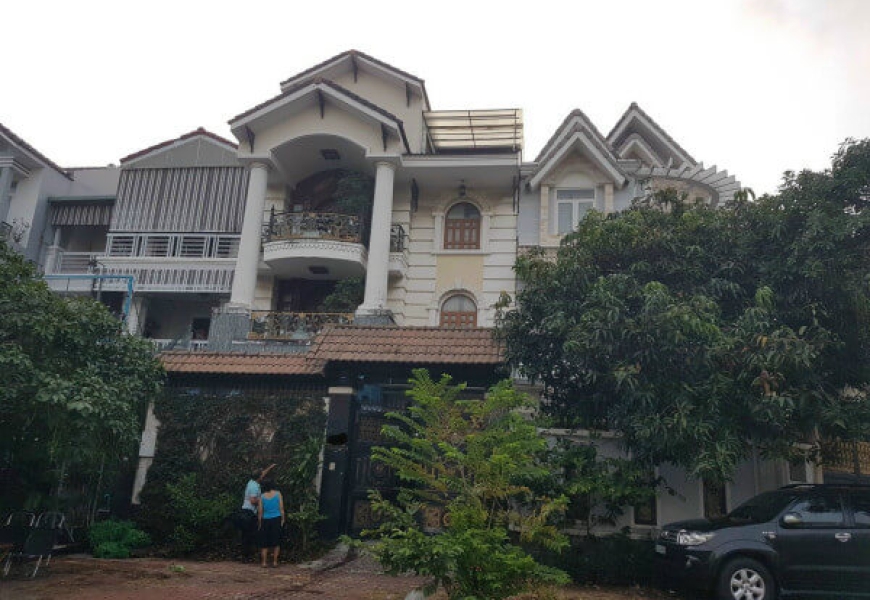 NHÀ THIỆT BỰ TRONG KHU BIỆT THỰ - KDC NAM LONG, TRẦN TRỌNG CUNG, Q.7