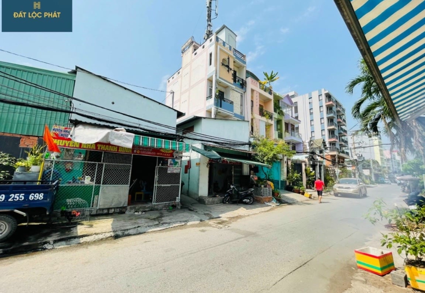 BÁN ĐẤT HẺM 10M,300 NGUYỄN VĂN LINH Q7