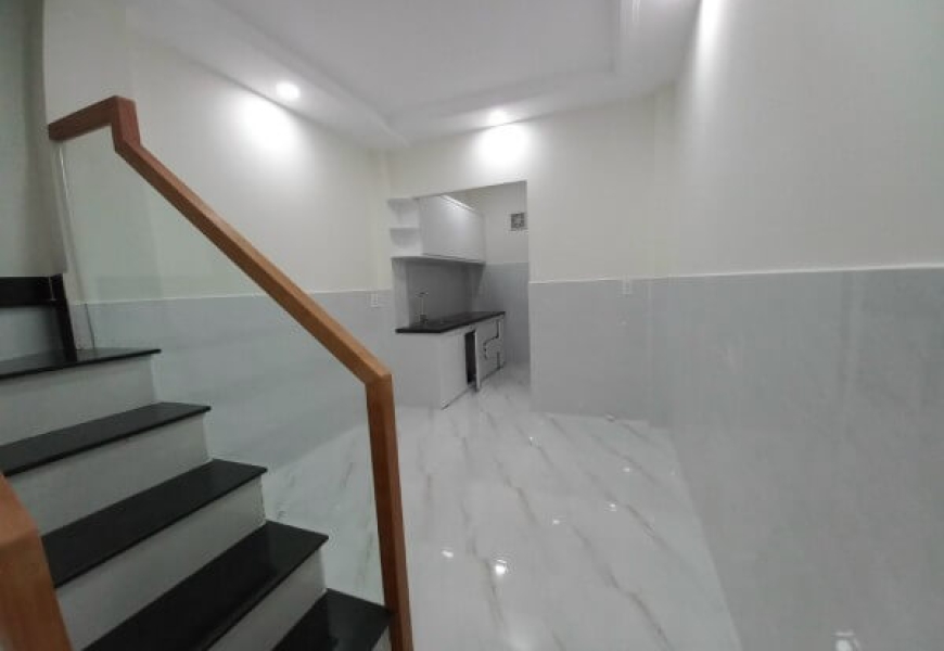 Bán gấp nhà hẻm 60 lâm văn bền, sau lưng trường THPT Nguyễn Hữu Thọ p Tân kiểng Quận 7