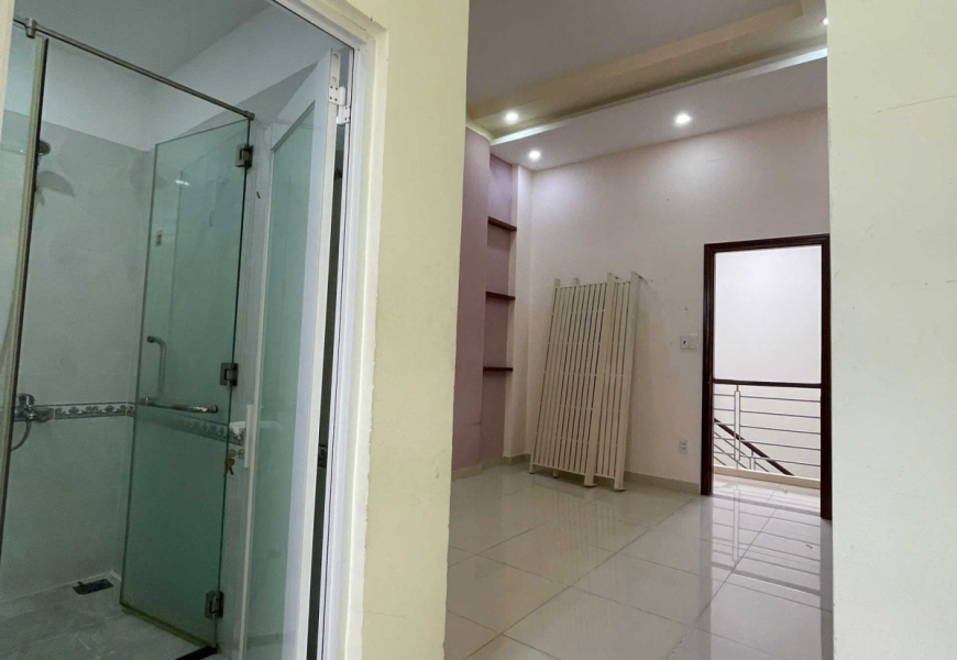 Cho thuê nhà mặt tiền đường số p.tân kiểng, Q7