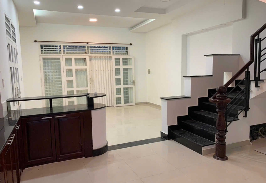 cho thuê hoặc BÁN NHÀ HẺM 502 HUỲNH TẤN PHÁT NGAY NHÀ THI ĐẤU ĐA NĂNG Q7  