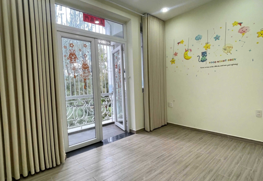 Hàng hiếm..Nhà view sông sát bên Lotte mart..Giá chỉ 13 tỷ