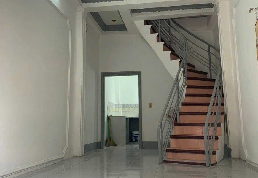 Bán nhà đuờng trần văn khánh Q7