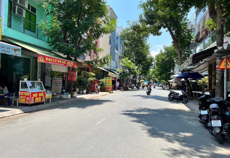 Bán nhà căn góc 2 mặt tiền kdc công ích Phú mỹ, Q7 có hợp đồng thuê 35tr/Th