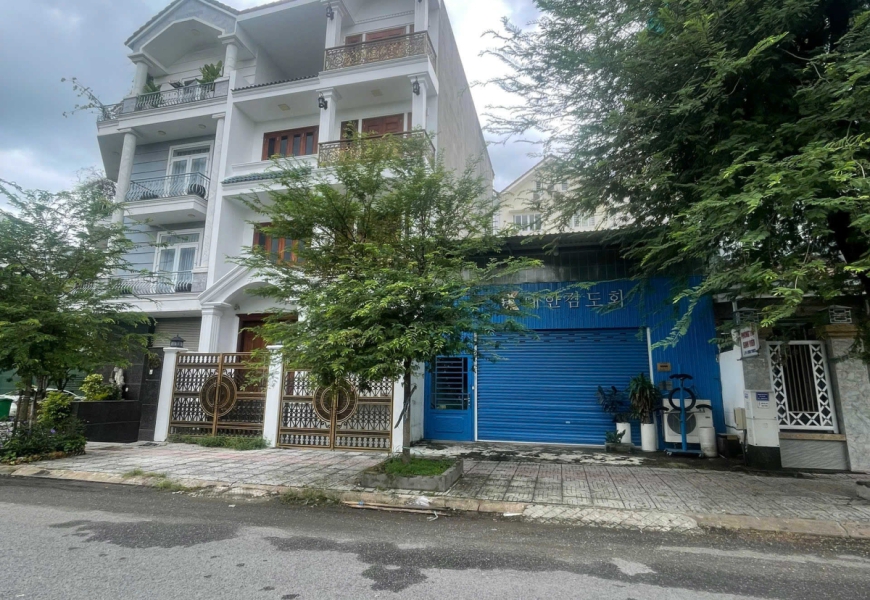 Bán lô đất MT đường số 2 Kdc Sadeco ven sông Tân Phong