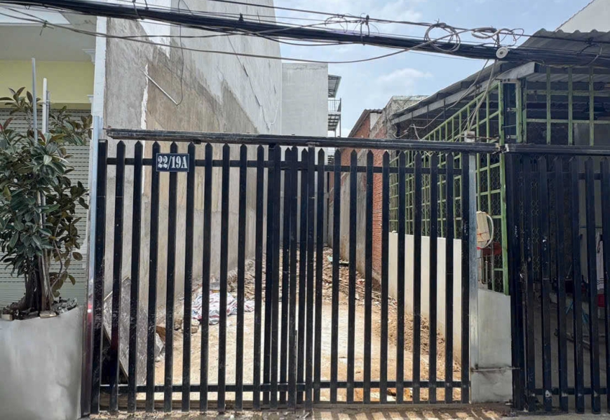 Bán nhà hẻm 8m đường Phú thuận Q7