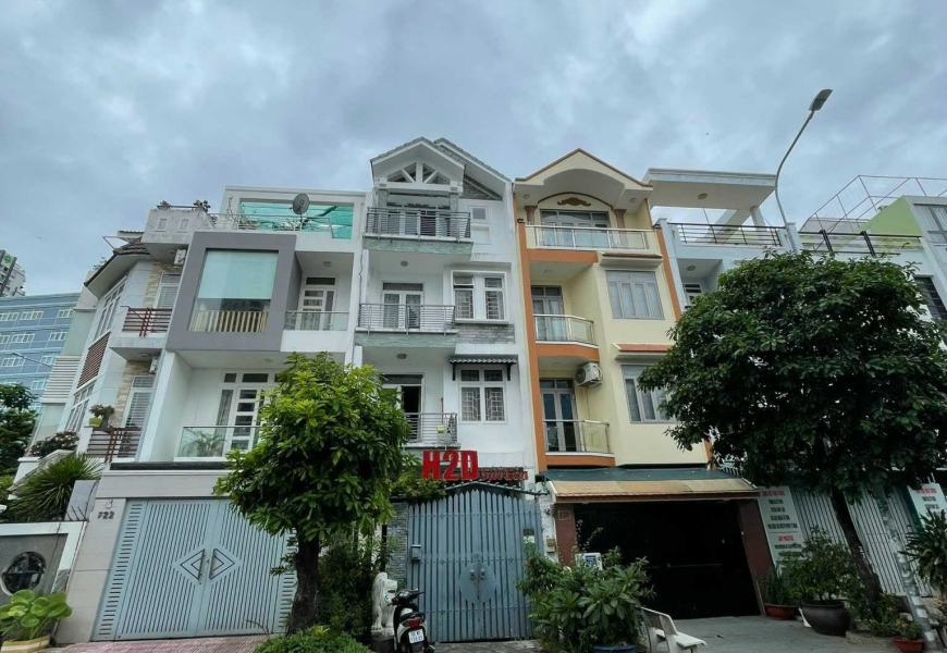 Bán Nhà Mặt Tiền Đường Số 16m gần công viên tuyến đường thương mại sầm uất nhất khu Tdc Himlam q7