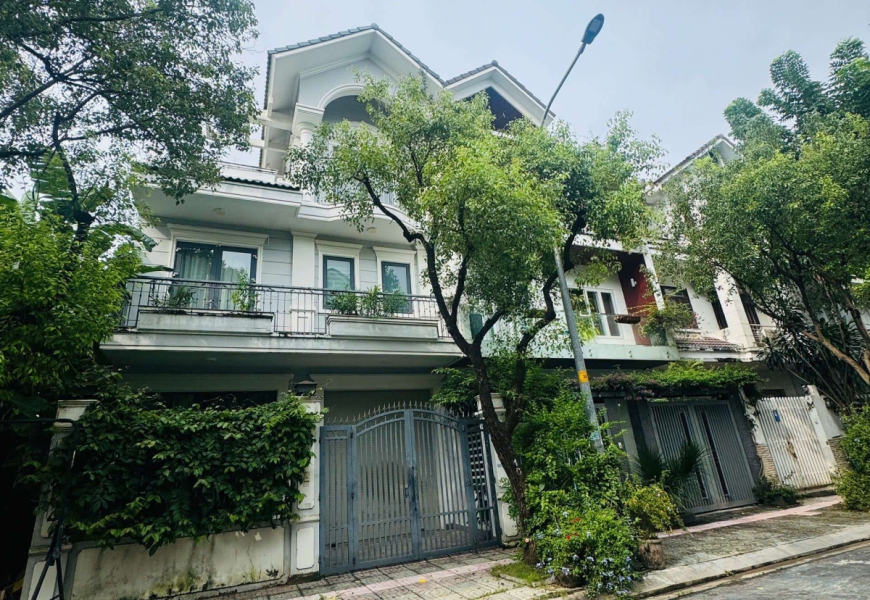 0909227199 Bán nhà biệt thự khu ven sông Tân Phong đối diện trường R.mit Quận 7