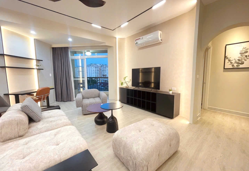 Căn hộ mới sáng bóng,  Green View Phú Mỹ hưng view biệt thự hướng Đông, full nội thất mới