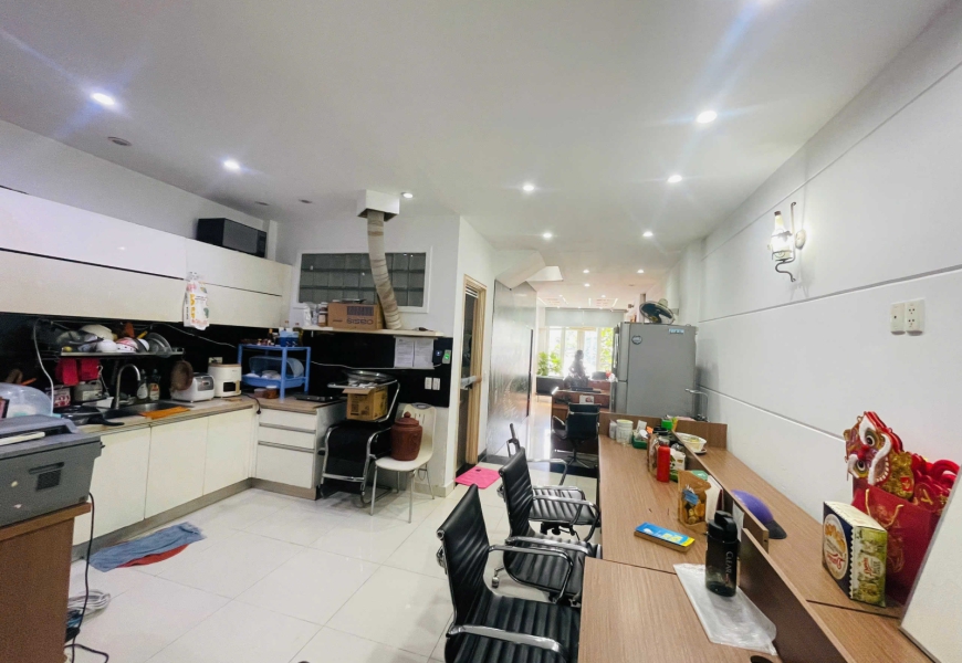 Cho thuê mặt bằng tầng trệt MT đường D4,Kdc him lam