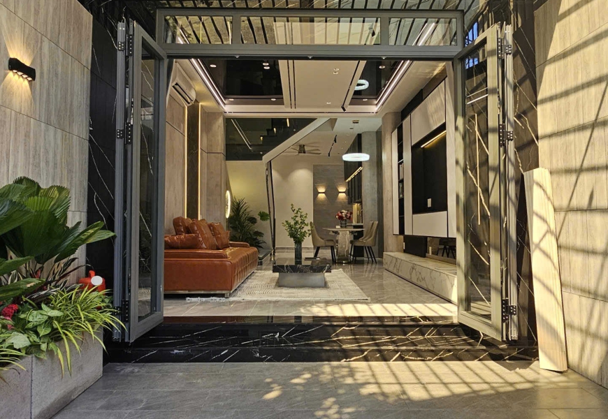 0914020039 em dung BÁN NHÀ PHỐ FULL NỘI THẤT, GỒM 4 PHÒNG NGỦ, 5 WC.  HẺM 36 PHẠM HỮU LẦU, QUẬN 7