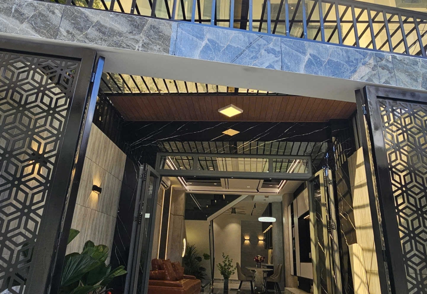 0914020039 em dung BÁN NHÀ PHỐ FULL NỘI THẤT, GỒM 4 PHÒNG NGỦ, 5 WC.  HẺM 36 PHẠM HỮU LẦU, QUẬN 7