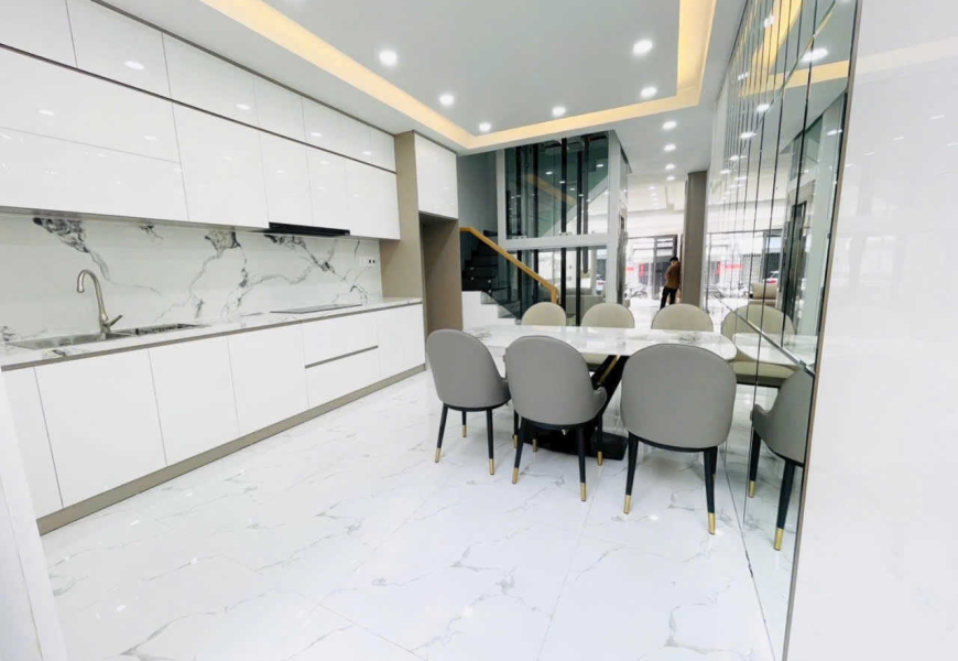 cho thuê/BÁN NHÀ ĐẸP – FULL NỘI THẤT CAO CẤP – CÓ THANG MÁY 76C ĐƯỜNG SỐ 51, PHƯỜNG TÂN QUY, QUẬN 7