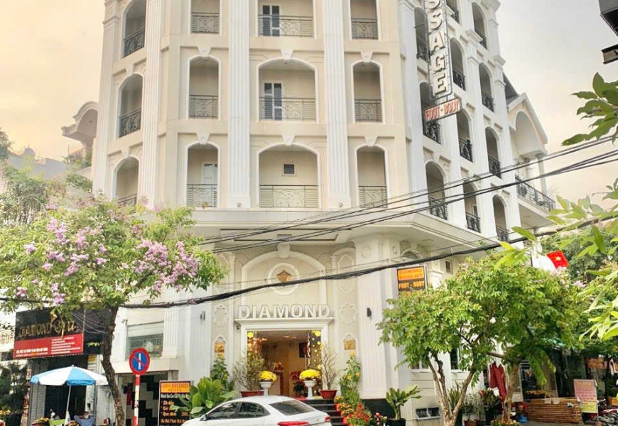 Gấp gấp giảm 5tỷ bán nhanh 42tỷ  BÁN KHÁCH SẠN DIAMOND HOTEL vị trí sát Nguyễn thị thập  P. Tân Hưng ( Q7 cũ ). 