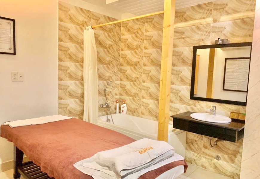 Gấp gấp giảm 5tỷ bán nhanh 42tỷ  BÁN KHÁCH SẠN DIAMOND HOTEL vị trí sát Nguyễn thị thập  P. Tân Hưng ( Q7 cũ ). 