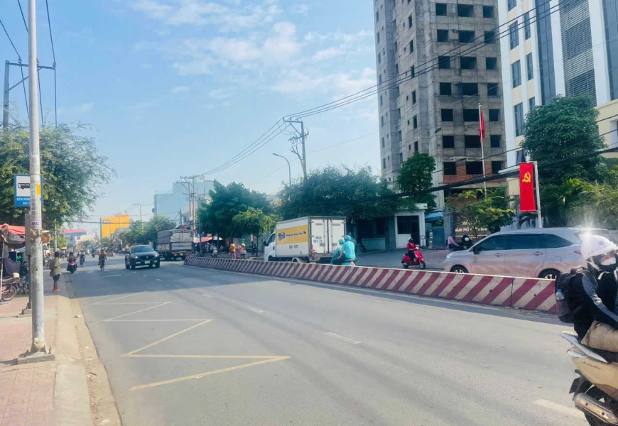 Bán dãy trọ 100p thu nhập 350tr/th MT huỳnh Tấn Phát Q7