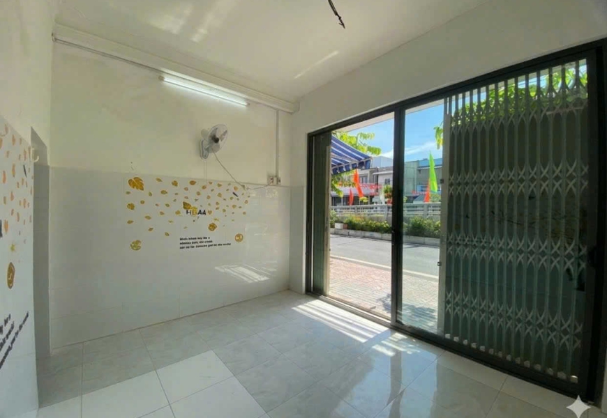 CHO THUÊ/BÁN NHÀ NGUYÊN CĂN QUẬN 7 – VỊ TRÍ ĐẮC ĐỊA – GIÁ CỰC TỐT! Địa chỉ:  Lê Văn Lương, Phường Tân Phong, Quận 7