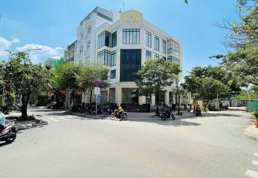 CHO THUÊ/BÁN CĂN GÓC – KDC TRUNG SƠN (LIỀN KỀ HIM LAM Q7) 
