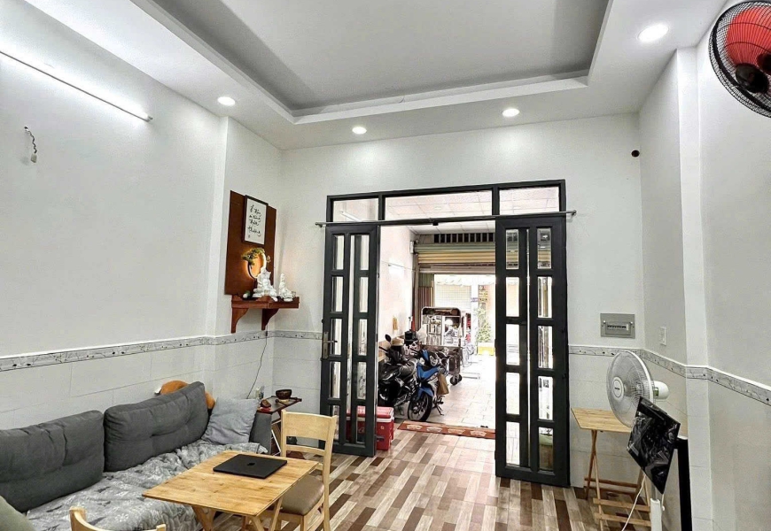 Bán nhà đường 17 phường Tân Thuận Tây quận 7 vị trí kinh doanh sầm uất.