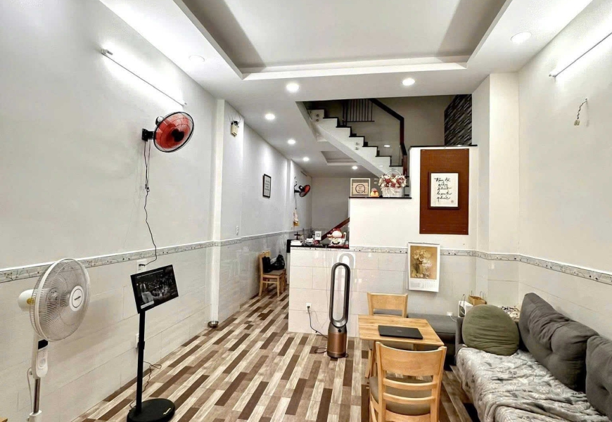 Bán nhà đường 17 phường Tân Thuận Tây quận 7 vị trí kinh doanh sầm uất.