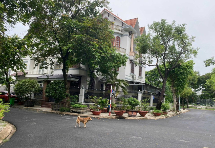 0914020039 EM DUNG Cần bán gấp biệt thự góc 2 mặt tiền khu dân cư ven sông Tân Phong, phường Tân Phong, Quận 7