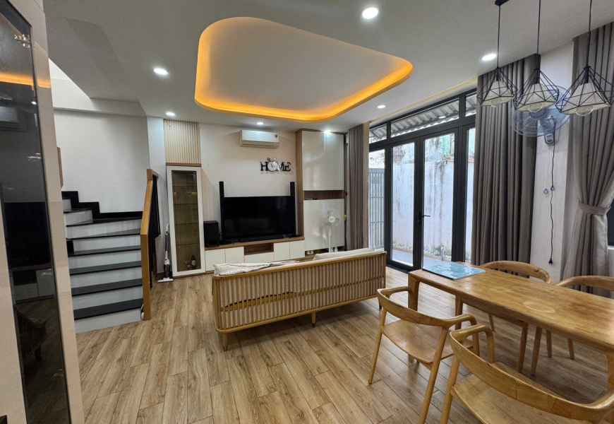 Cho thuê nhà nguyên căn 13tr/tháng ( bớt lộc ) nhà full nội thất Tân Kiểng Quận 7