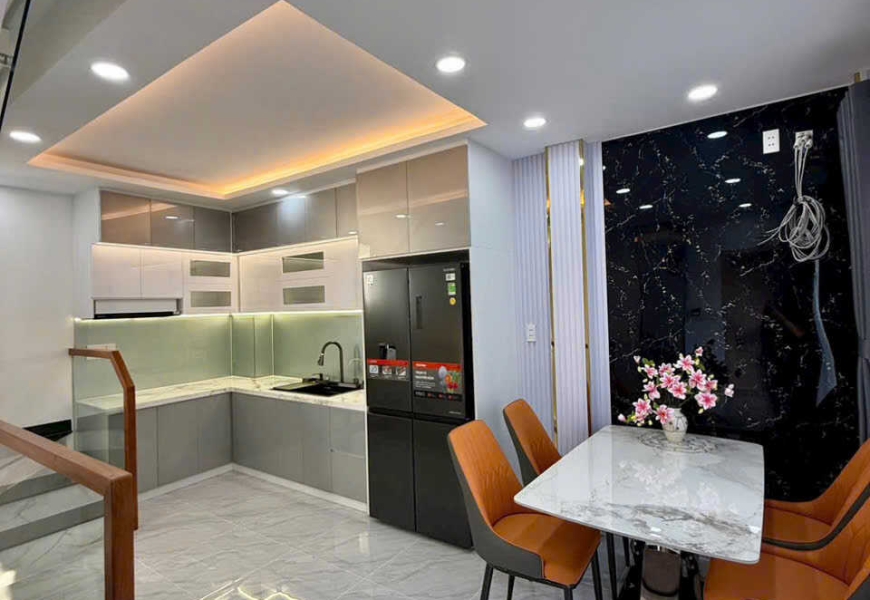 Bán nhà HXH 487 Huỳnh Tấn Phát, vị trí cực VIP !