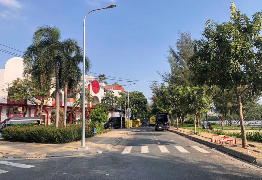 HIẾM CÓ KHÓ TÌM – BIỆT THỰ VIEW SÔNG TRUNG SƠN CÓ HẦM & THANG MÁY CHỈ 4.500$