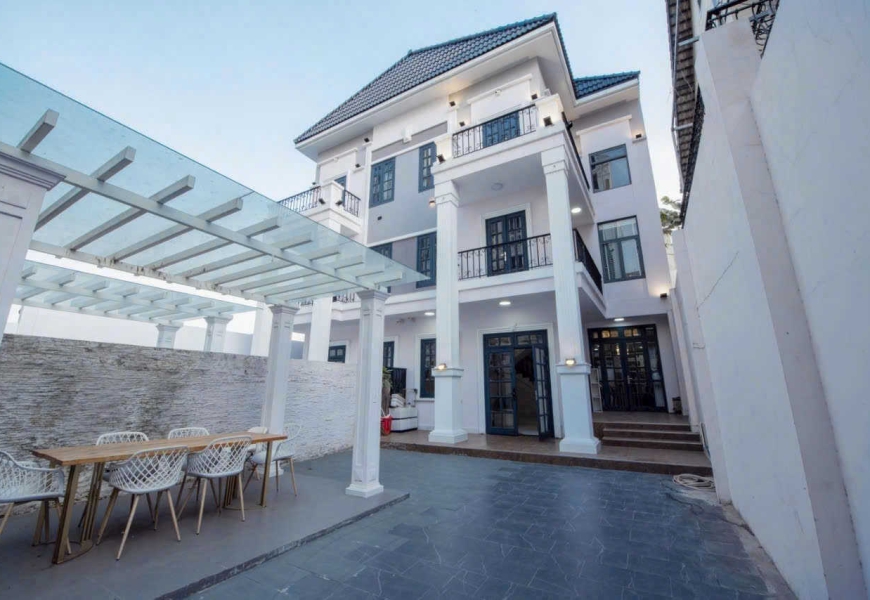 Villa MT Nguyễn Thị Thập, Q7 sau thời gian nâng cấp đã sẵn sàng mở cửa cho thuê 