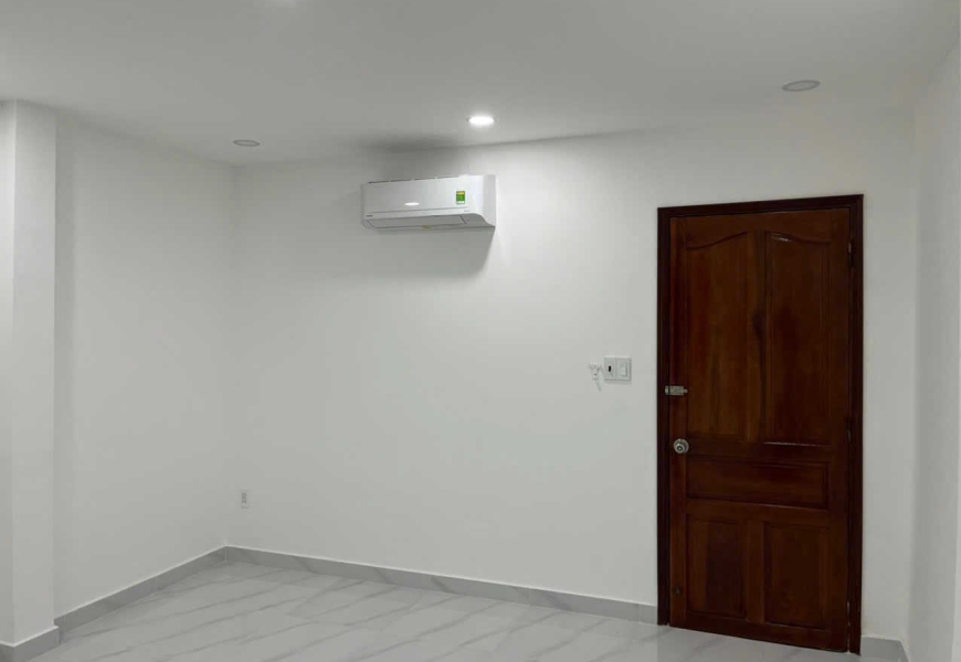 CHO THUÊ NHÀ MẶT TIỀN LÂM VĂN BỀN Q.7