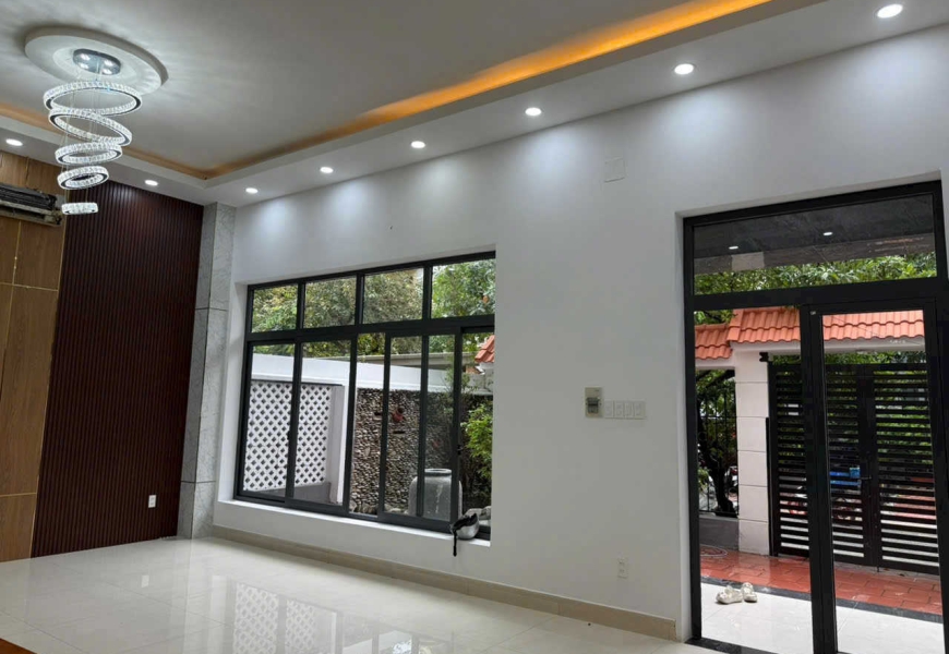 Bán biệt thự 2 mặt tiền trước và sau,đường số khu nam long trần trọng cung,Q7