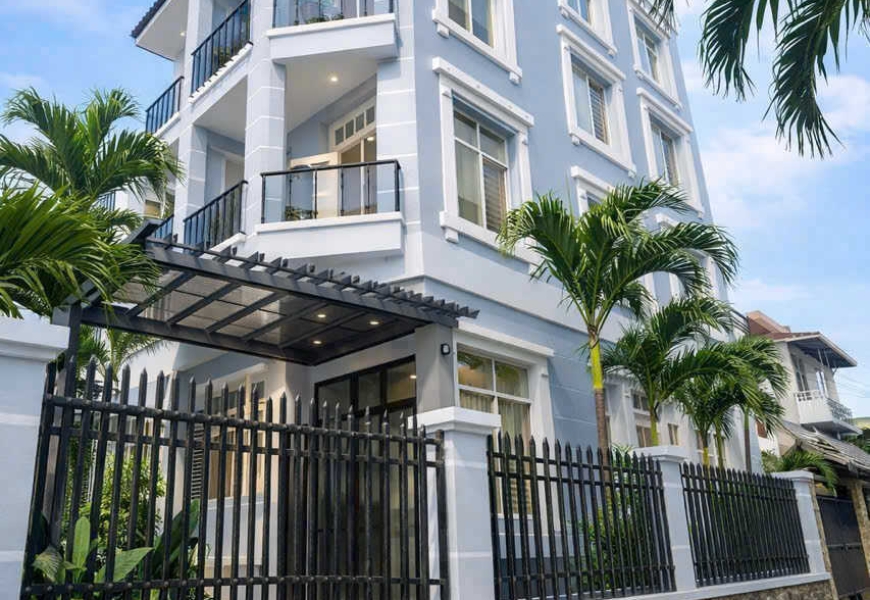 Bán Nhà Căn Góc 2 mặt tiền đường số Tân Quy Quận 7, HCM