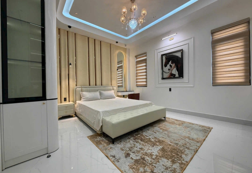BÁN NHÀ 2 mặt tiền trước sau. Mặt trước đường rộng 14m, mặt sau đường rộng 6m có công viên. Mt đường D5 khu dân cư phú mỹ chợ lớn phường tân mỹ q7 cũ