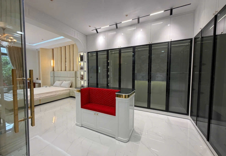 BÁN NHÀ 2 mặt tiền trước sau. Mặt trước đường rộng 14m, mặt sau đường rộng 6m có công viên. Mt đường D5 khu dân cư phú mỹ chợ lớn phường tân mỹ q7 cũ