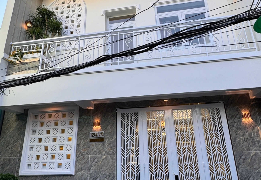 Nhà phố 3 tầng đúc kiên cố 1247/7/ Huỳnh Tấn Phát phường Phú thuận q7