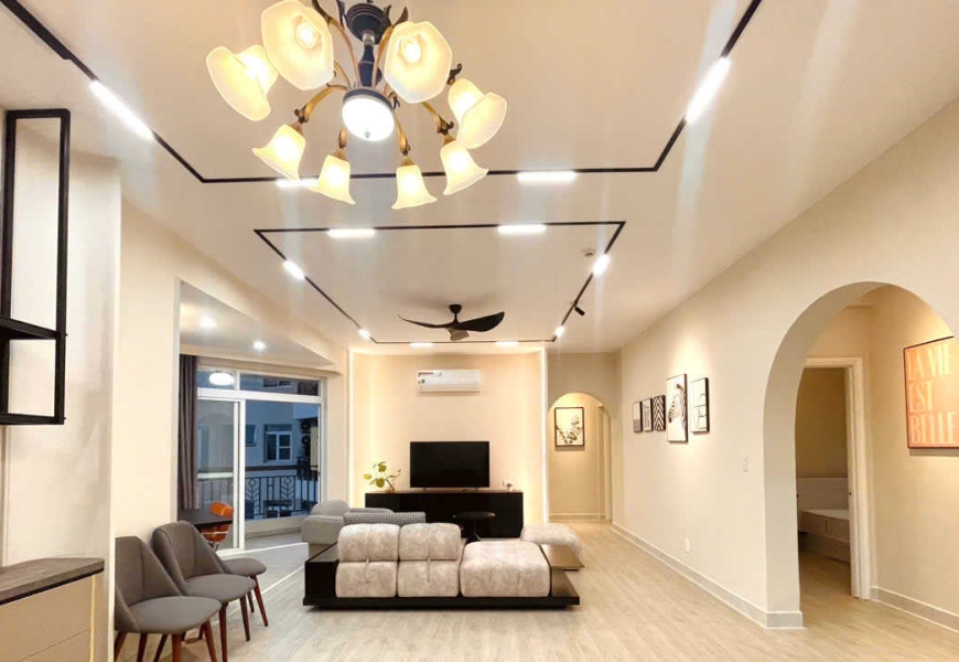 Căn hộ mới sáng bóng,  Green View Phú Mỹ hưng view biệt thự hướng Đông, full nội thất mới