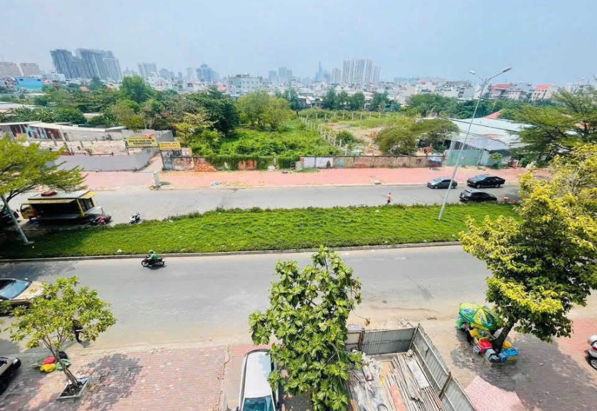 Cho thuê mặt bằng tầng trệt MT đường D4,Kdc him lam, HCM