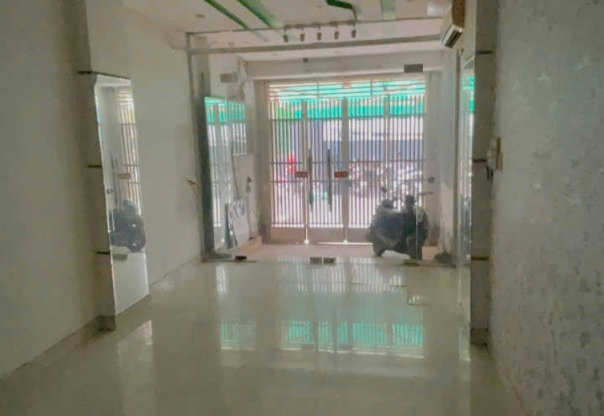 Bán nhà kế căn gốc đường số Lâm Văn Bền, quận 7 tiện kinh doanh giá chỉ 12,9 tỷ.