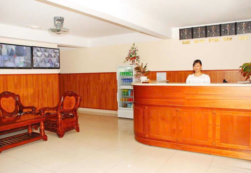 Bán Khách Sạn 4 Căn Liền Nhau mặt tiền Nguyễn Thị Thập nối dài, kdc Trung Sơn, vị trí cạnh vòng xoay Trung Sơn